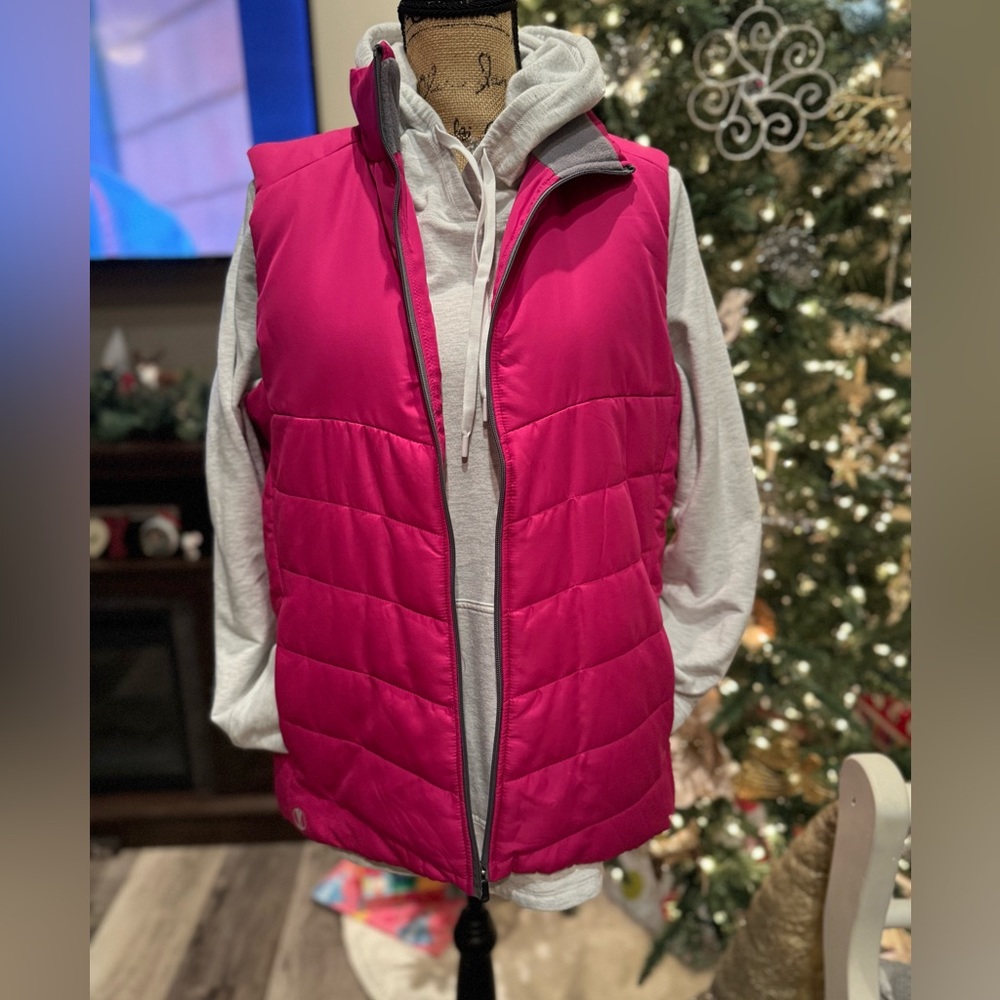 Adorable hot pink women’s Holloway vest ..NWOT!